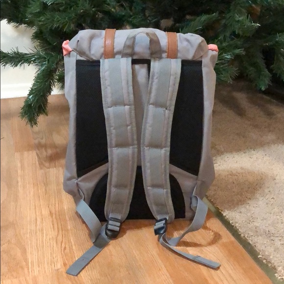 Herschel little America Backpack - Picture 2 of 16